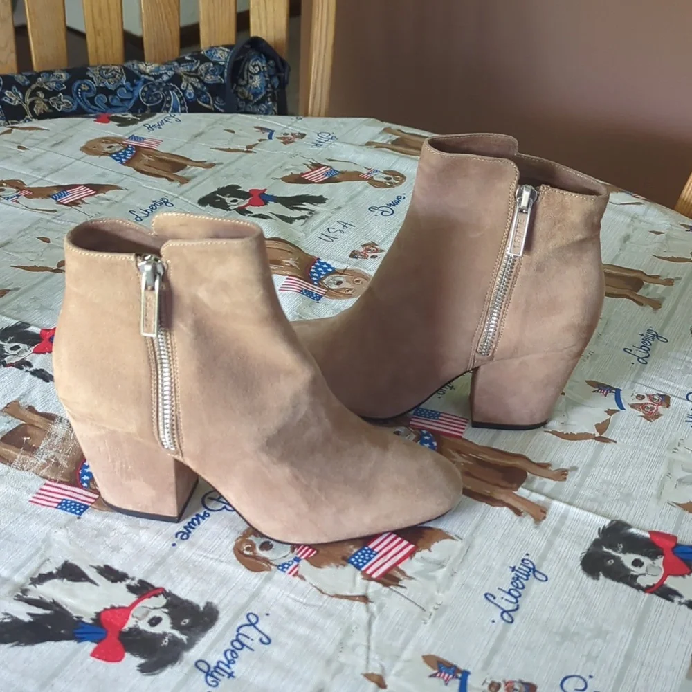 1. State ankle boots
